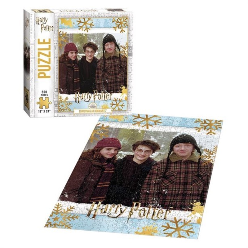 Collector’s Puzzle – Harry Potter “Christmas at Hogwarts”  550 piece puzzle
